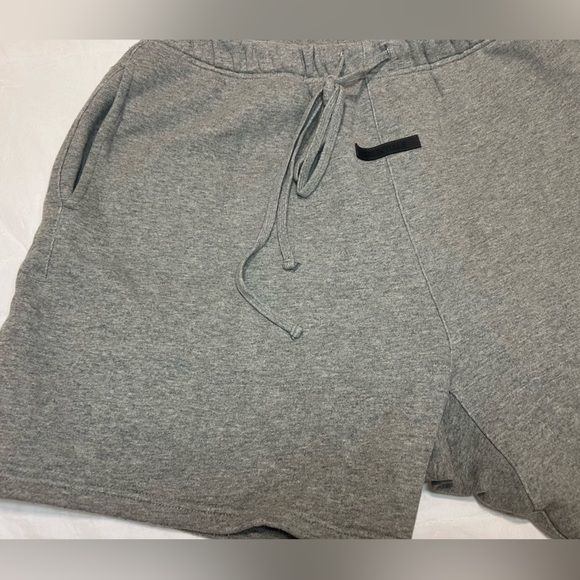 Fear of God Essentials Cotton Sweat Shorts - Picture 8 of 9